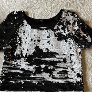 Black shirt sleeve cut out shirt!!! Medium